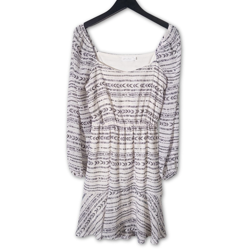 All‎ in Favor Dress WOMENS MEDIUM White Long Sleeve Aztec Boho Semi-Formal Midi